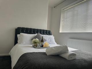 Experience London with Easy - Bromley - 0