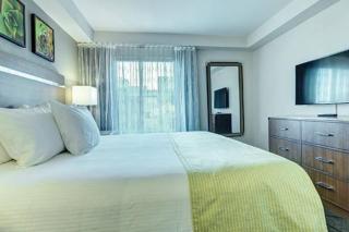 Beautiful Hotel in Desert Rose Resort - 2BD Sleeps - Las Vegas - 2