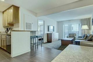 Beautiful Hotel in Desert Rose Resort - 2BD Sleeps - Las Vegas - 1