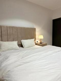 Studio overlooking pool amid flowering and quiet - 4