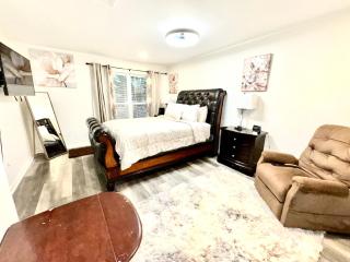 Elegant Serene- Townhome, 10 Mi to Downtown, near Airport - Forest Park - 2