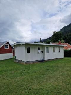 Feriehus ved fjorden i Solvorn - Luster - 8