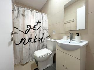 Albert's Apartment Center 21 - 3