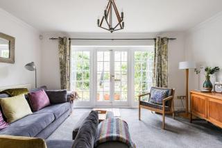 Spacious Stylish House,R/way Museum,Parking,Garden - 3