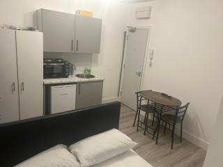 Cosy studio flat in Teddington - Teddington - 2