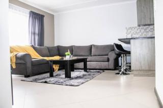 7 on Laibach - Buhrein Estate, Kraaifontein - Città del Capo - 8