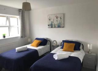 Home from Home, 3-Bed House with private parking, WiFi, sleeps up to 7 guests - Lighthorne - 3