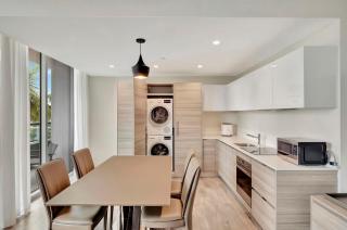 New! New! Ocean Oasis - Hollywood - 9