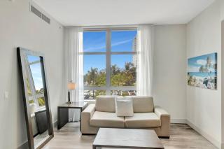 New! New! Ocean Oasis - Hollywood - 6