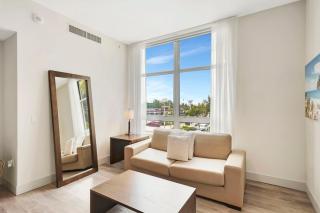 New! New! Ocean Oasis - Hollywood - 5