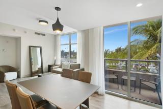 New! New! Ocean Oasis - Hollywood - 4