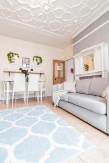 NEWLY REDECORATED 4 Bedroom House! FREE WIFI! - Portsmouth - 8