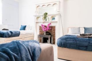 NEWLY REDECORATED 4 Bedroom House! FREE WIFI! - Portsmouth - 6
