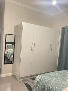 Sunningdale White House Accomodations - 2