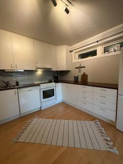 Romslig tilbaketrukket leilighet i Tromsø - Gratis parkering - Tromsø - 7