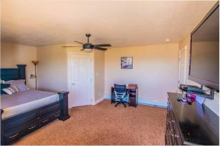 Tacit Shadow Resort Escape Dual Suite, Gym, Coffee Bar, Hot-Tub, Free Laundry, Food Available - 6