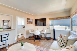 Walk to Shore Ocean-View Manhattan Beach Apt! - Manhattan Beach - 7