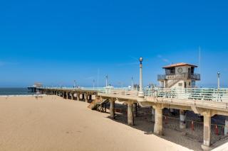 Walk to Sand and Surf - Bright Manhattan Beach Apt! - Manhattan Beach - 8
