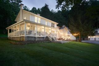 Valley Farmhouse Retreat - Valle Crucis - 0