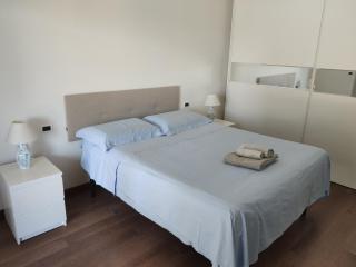 White-blue vibes, seafront 2-bedroom apt - Montesilvano - 3