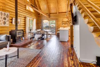 Deck and Pool Access Pine Mountain Club Cabin! - Pine Mountain Club - 6