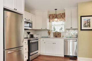 Beach Bonnet by Pristine Properties Vacation Rentals - Beacon Hill - 1