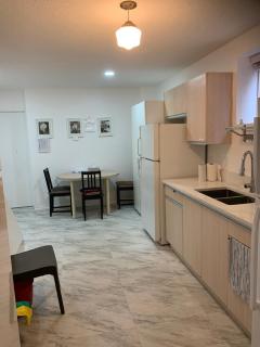 Exclusive Offer - A special deal ending soon!! Super Nice Location - Very close to YVR Airport and shopping center & easy transportation - 4