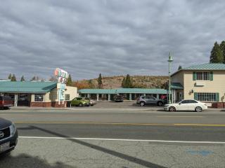 Hi-Lo Motel, Cafe and RV Park - Weed - 5
