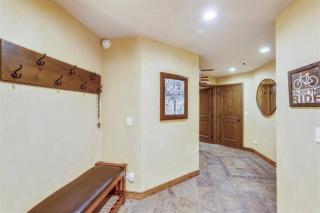 Village At Breckenridge - 2 Bedroom Ski Inski Out Condo - 4