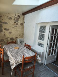 La Maison d'Aurélie 4 à 6 personnes en Auvergne à Saint Remy sur Durolle - - 2