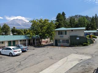 Hi-Lo Motel, Cafe and RV Park - Weed - 6