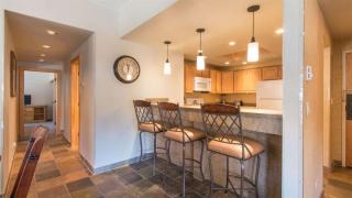 Comfortable 3-Bedroom Ski Inout Condo At Peak 9 - Village At Breckenridge - 6