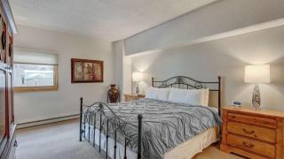 Comfortable 3-Bedroom Ski Inout Condo At Peak 9 - Village At Breckenridge - 3