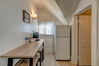 1 minute to historic downtown, bring your pet! - 9