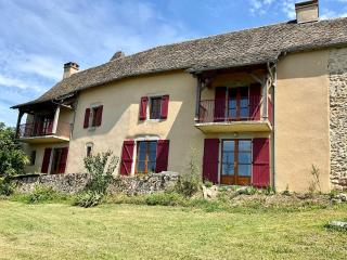 Beautifully Restored Farmhouse Villa - Lunac - 1