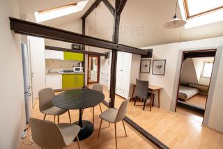 Attic 3 bedrooms apartment with 2 bathrooms - Praga - 9