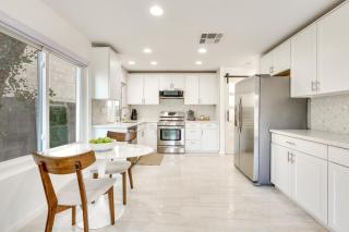 Upgraded Henderson Home with Tranquil Water Garden - Las Vegas - 4