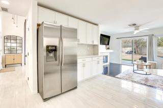 Upgraded Henderson Home with Tranquil Water Garden - Las Vegas - 2