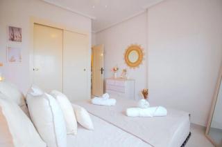 Apartamento en Torrevieja con Piscina y a 100 metros de la playa - Torrevieja - 2