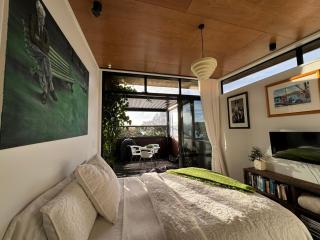 Studio with a View - Raglan - 8