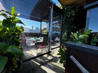 Studio with a View - Raglan - 4