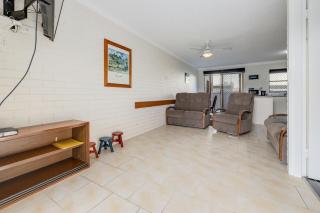 Cameo Court 1 - South West Rocks - 9