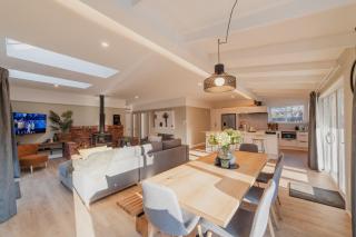 Galaxy 3BR Modern Home with Fireplace Outdoor Spa - Lake Tekapo - 4