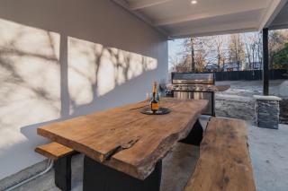 Galaxy 3BR Modern Home with Fireplace Outdoor Spa - 4