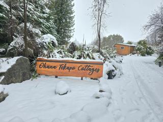 Galaxy 3BR Modern Home with Fireplace Outdoor Spa - Lake Tekapo - 1