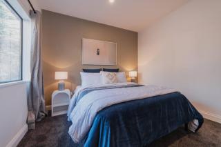 Galaxy 3BR Modern Home with Fireplace Outdoor Spa - 2