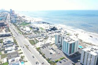 Condo on the Beach- walk to restaurants, shops and activities. - Gulf Shores - 2