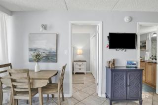 Condo on the Beach- walk to restaurants, shops and activities. - Gulf Shores - 6