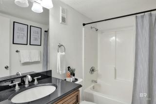 Condo on the Beach- walk to restaurants, shops and activities. - Gulf Shores - 3