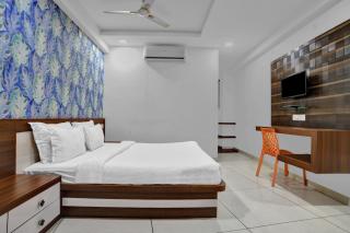 Collection O Jineshwari Hotel - Indore - 3
